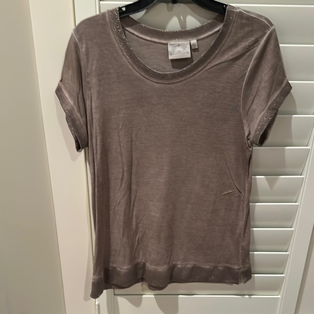 Dantelle Women’s Elegant T-shirt Taupe Sz Large
Like New Condition